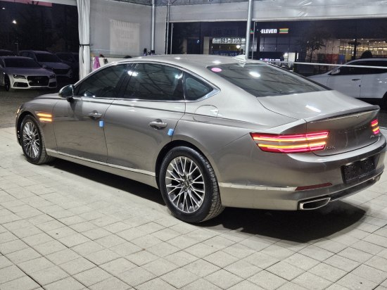 Genesis G80 2023 — заден изглед