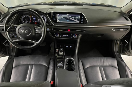 Hyundai Sonata DN8 2022 — интериор