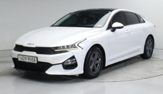 Kia K5 LPG 2022 — преден страничен изглед