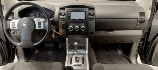 Nissan Navara 2012 — табло